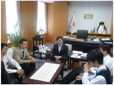 文部科学省表敬訪問写真1