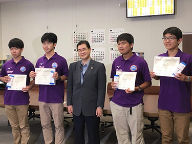 表敬訪問の様子2